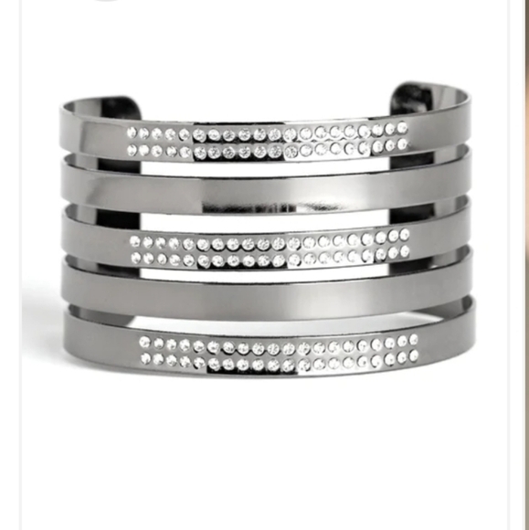 Paparazzi Big Time Shine Black Bracelet New with tags - Picture 1 of 2